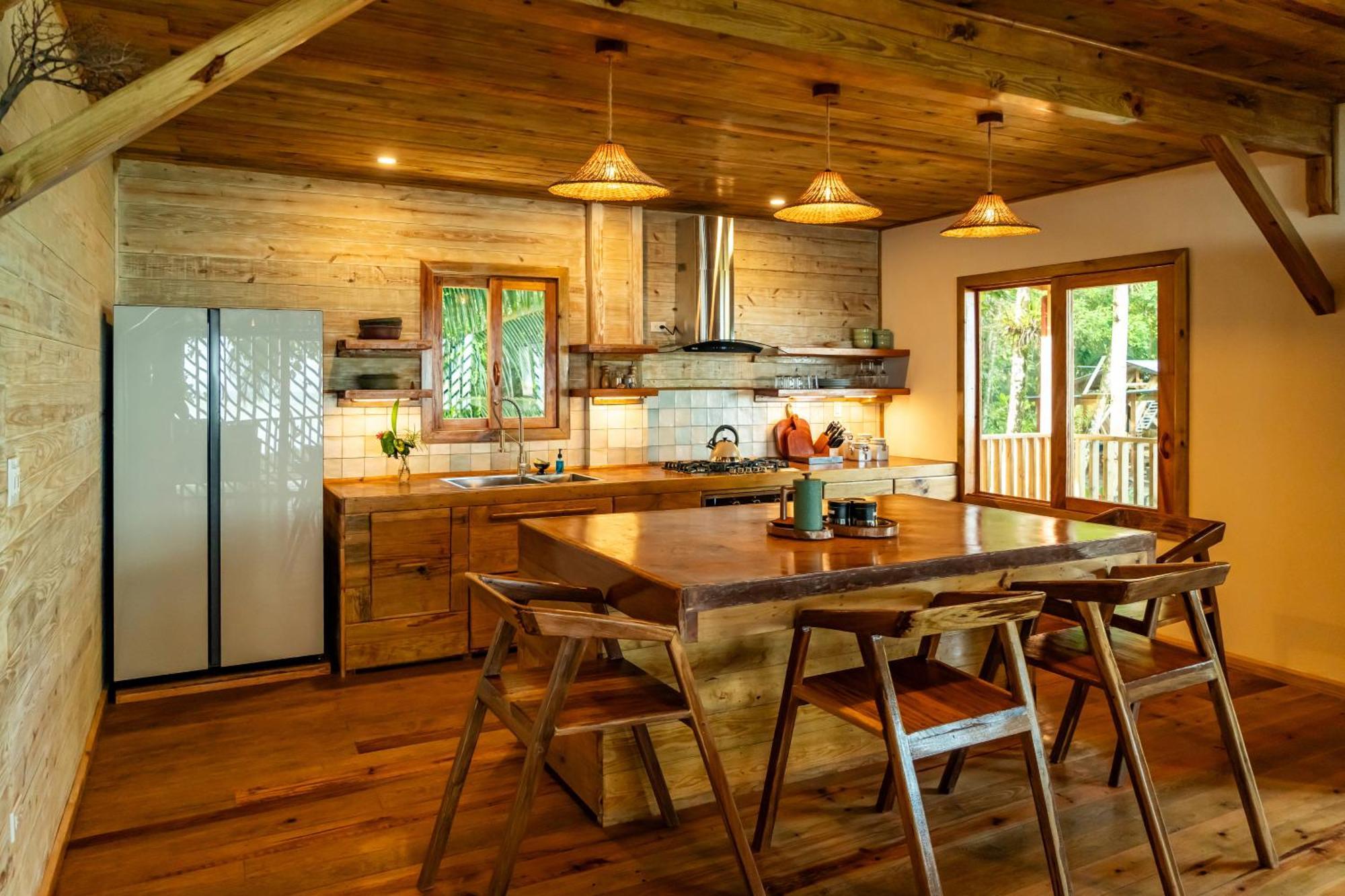 Casa Cayuco Eco-Adventure Lodge Bocas del Toro Extérieur photo